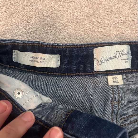 Universal Threads Ripped Shorts - Picture 2 of 3